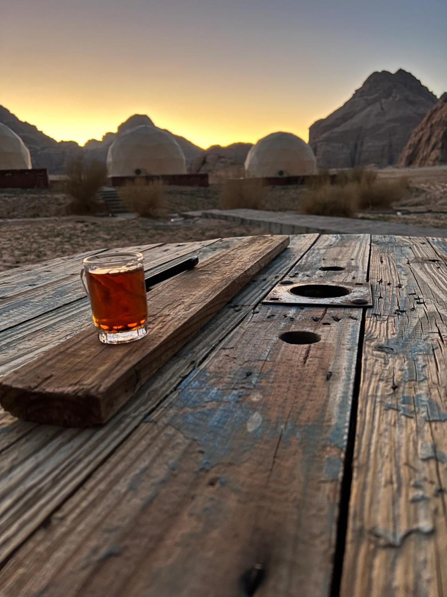 Scarlet Luxury Camp Wadi Rum Buitenkant foto