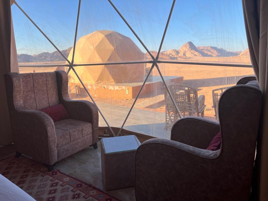 Scarlet Luxury Camp Wadi Rum Buitenkant foto
