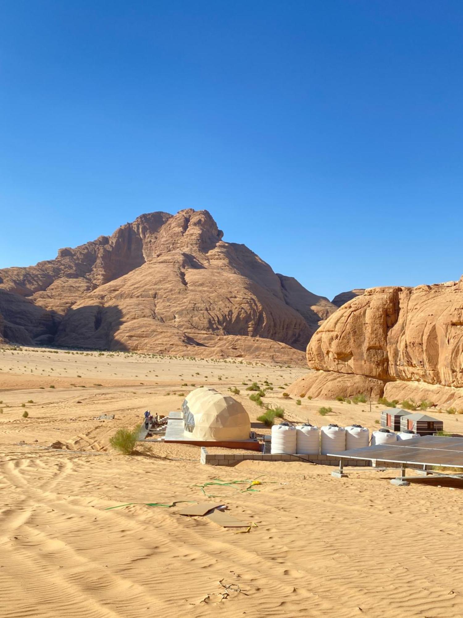 Scarlet Luxury Camp Wadi Rum Buitenkant foto