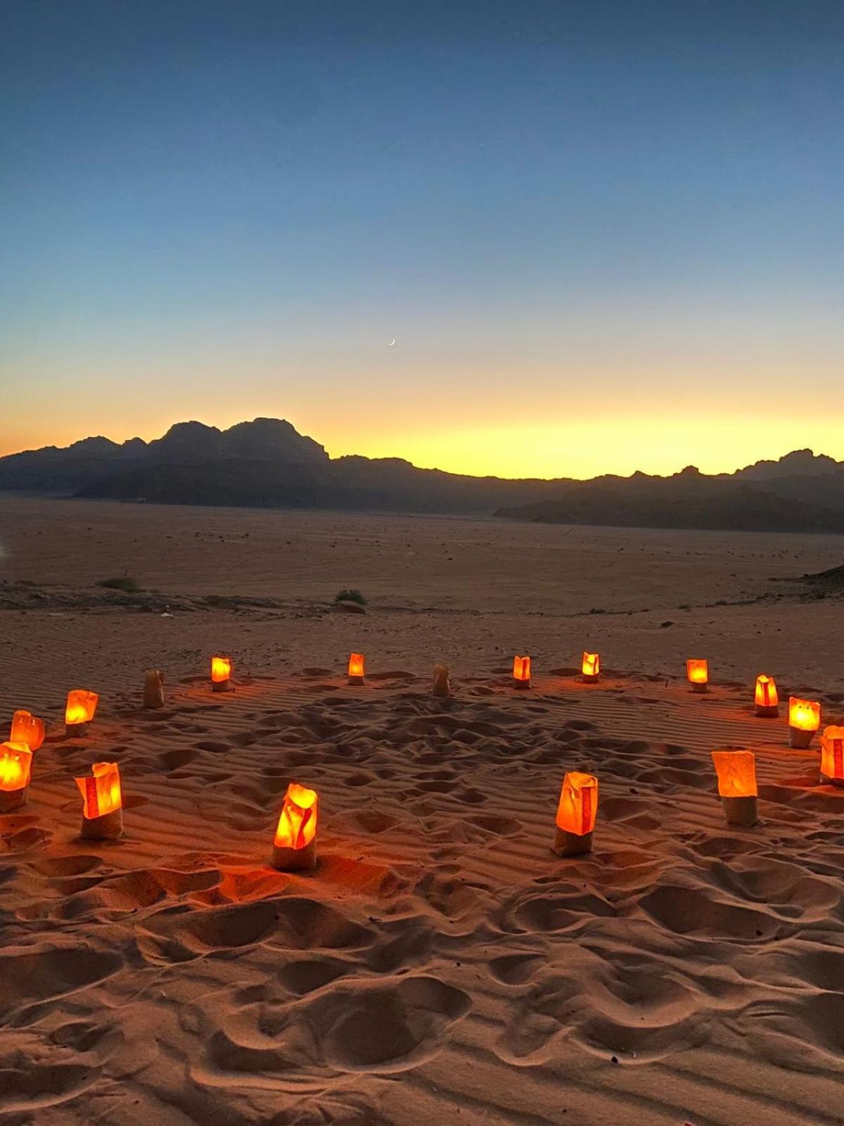 Scarlet Luxury Camp Wadi Rum Buitenkant foto