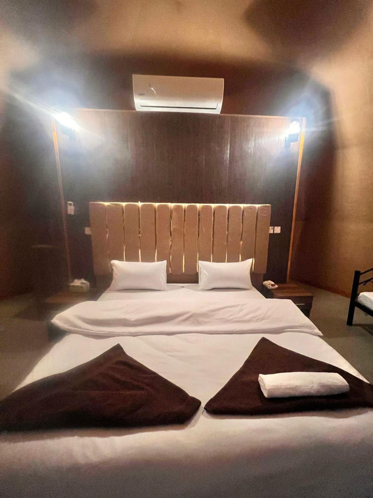 Scarlet Luxury Camp Wadi Rum Buitenkant foto