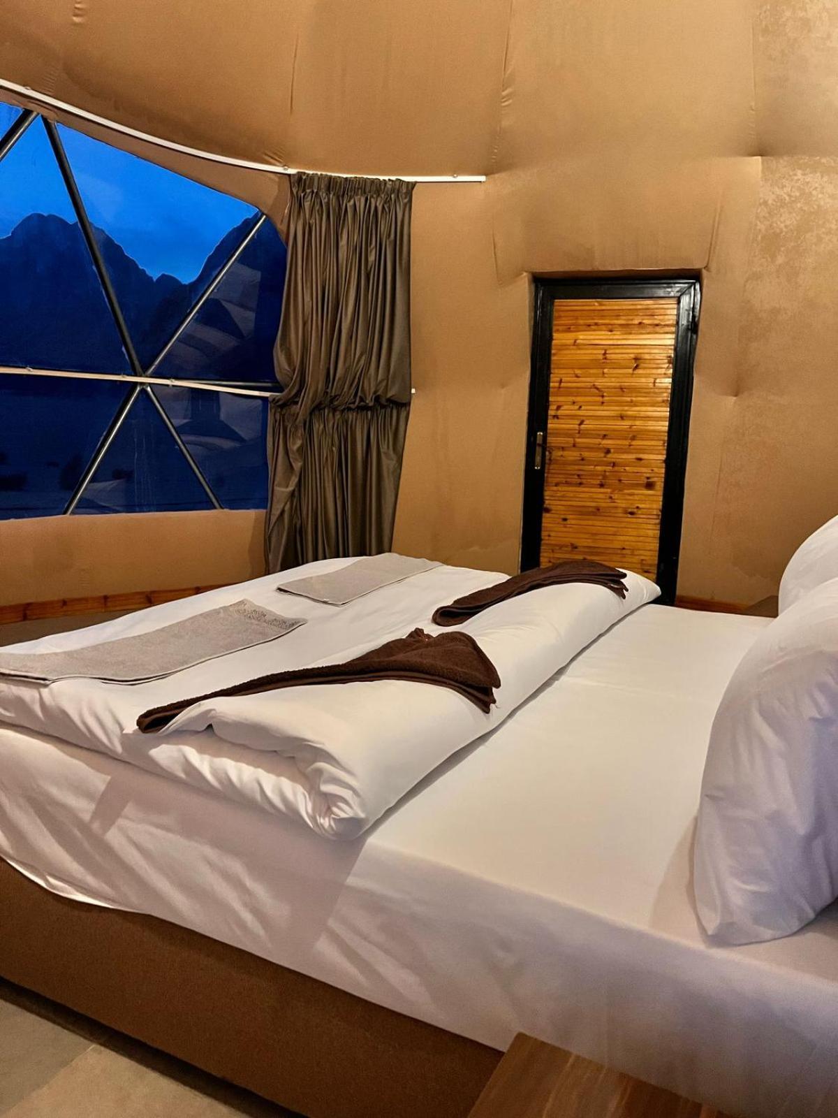 Scarlet Luxury Camp Wadi Rum Buitenkant foto